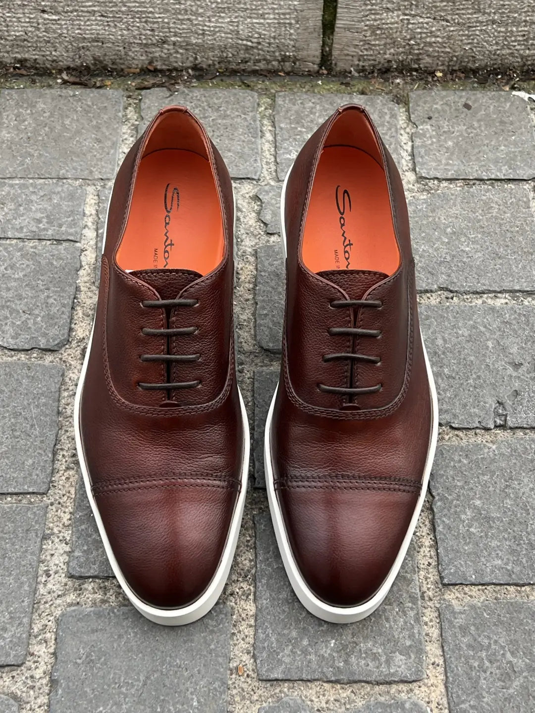 Santoni Casual Toe Cap Cap Toe Oxford in Scotch grain leather, view 2