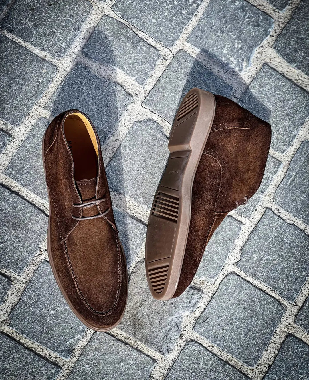 Magnanni Chukka Boot Dark Brown Suede, view 2