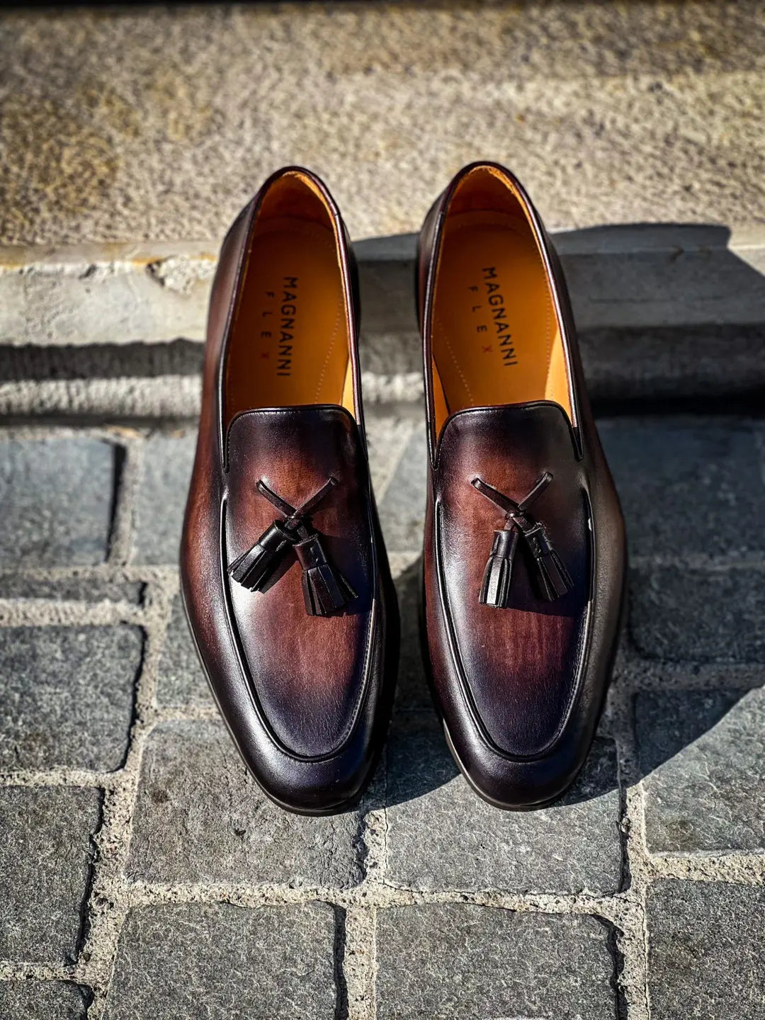 Magnanni Tassel Loafer Dark Brown in calf leather, view 5
