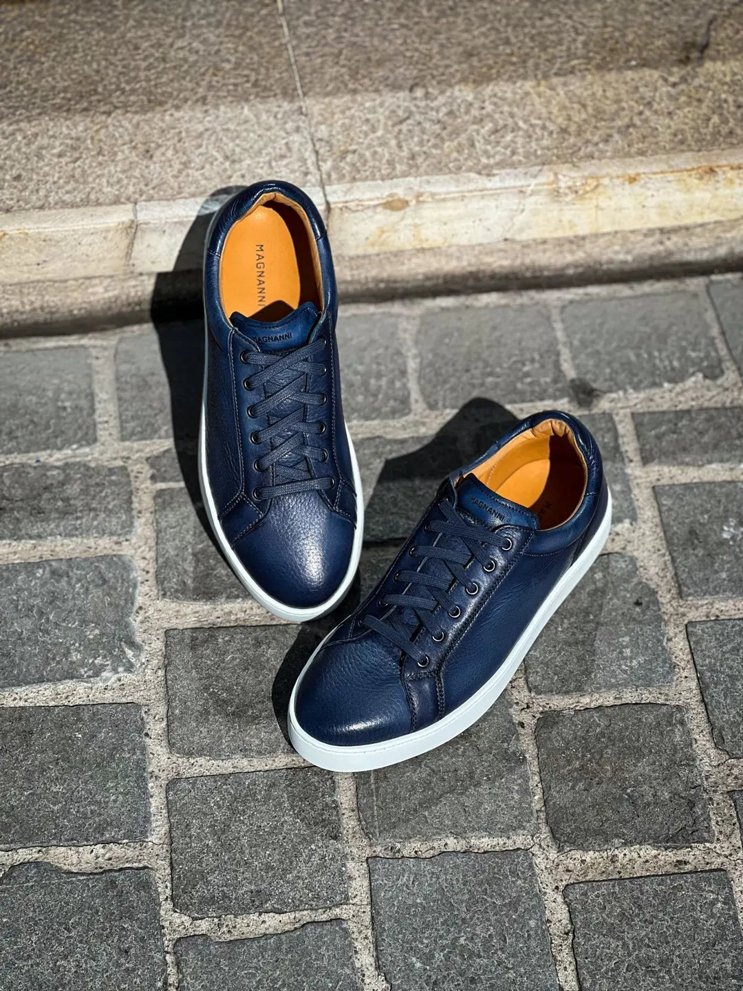 Magnanni Navy Grain Trainer, view 3