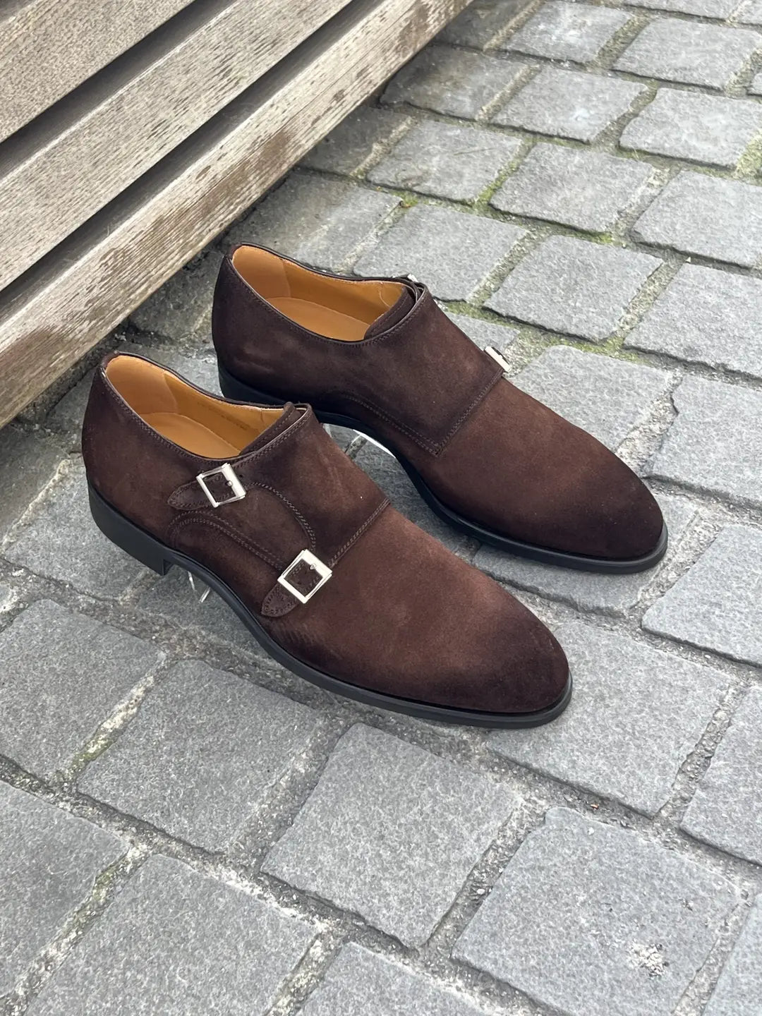 Magnanni Double Buckle in suede