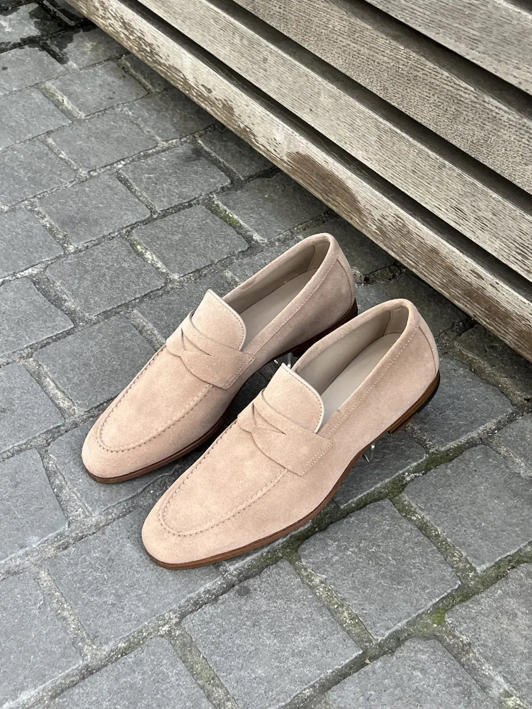 Magnanni Suede Loafer Sand, view 3