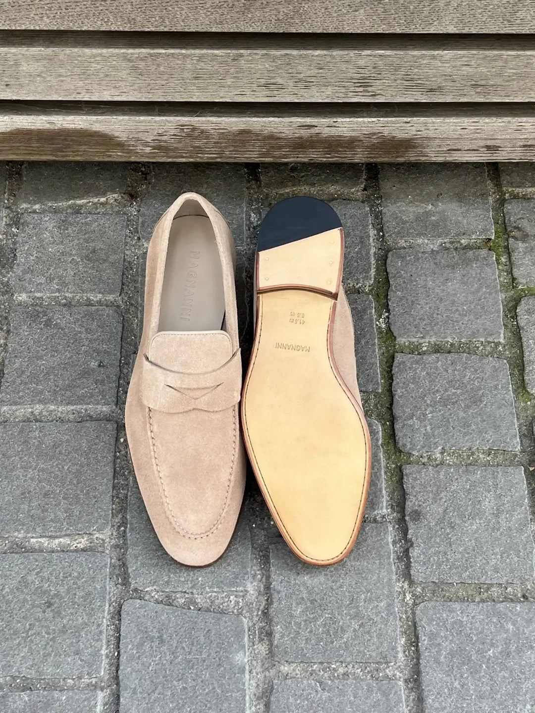 Magnanni Suede Loafer Sand, view 5