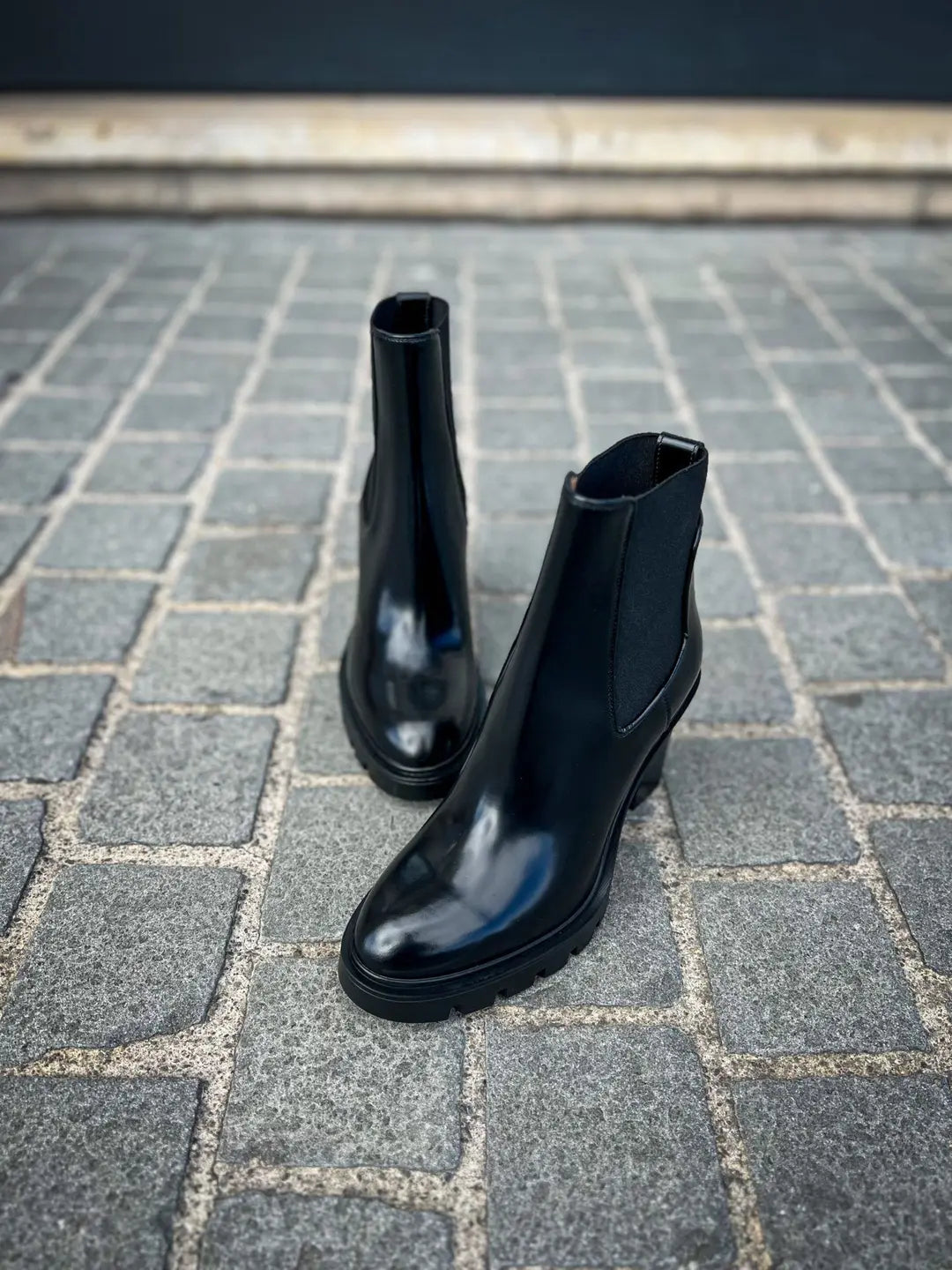 Santoni Alpin Navy Boot in suede