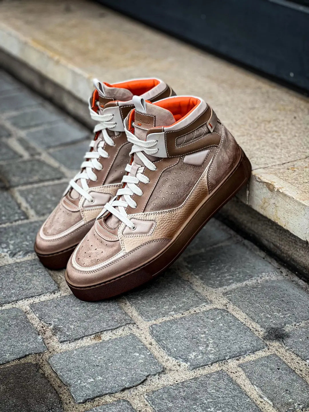 Santoni High Top Sneaker Beige in suede, view 2