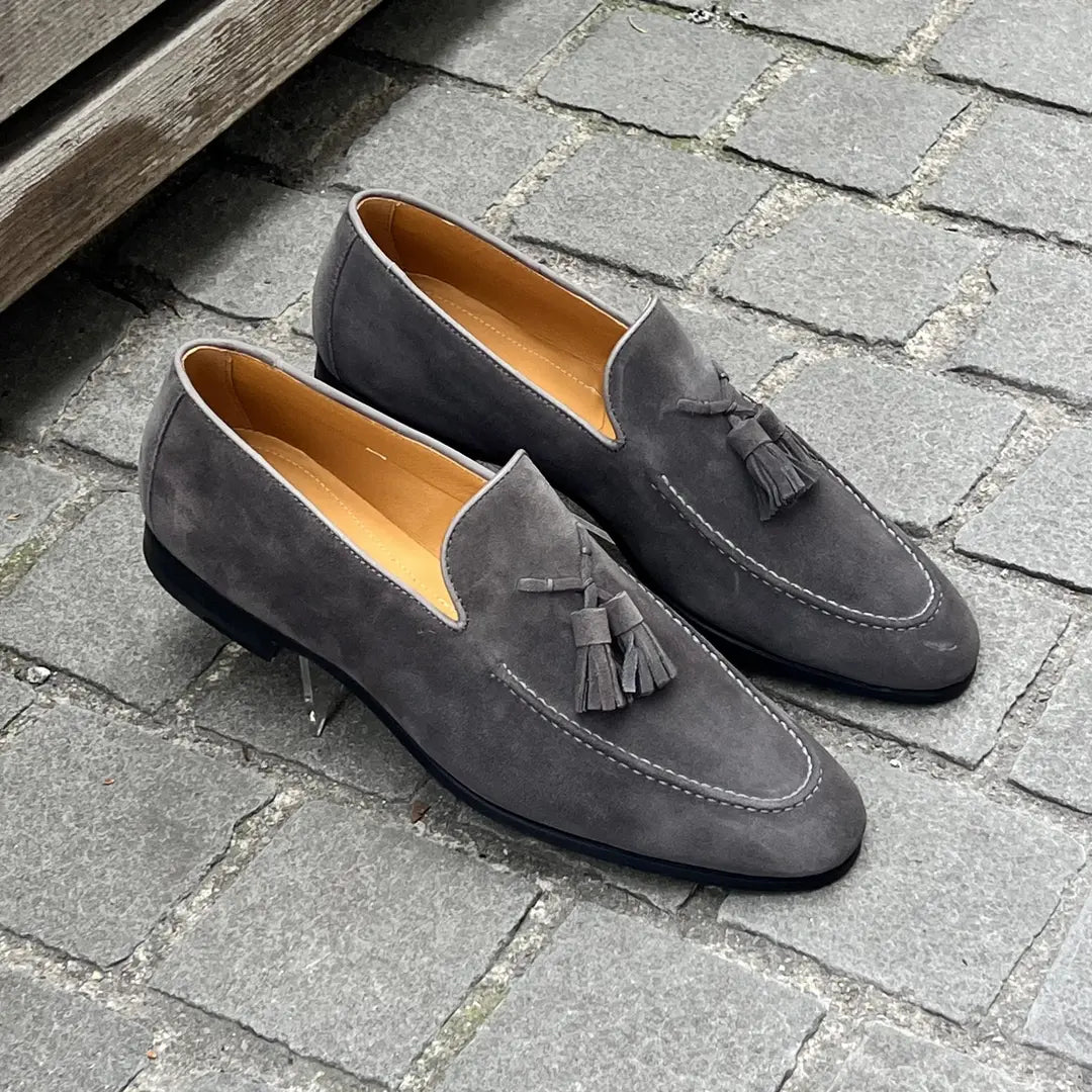 Magnanni Grey Tassel Loafer in suede
