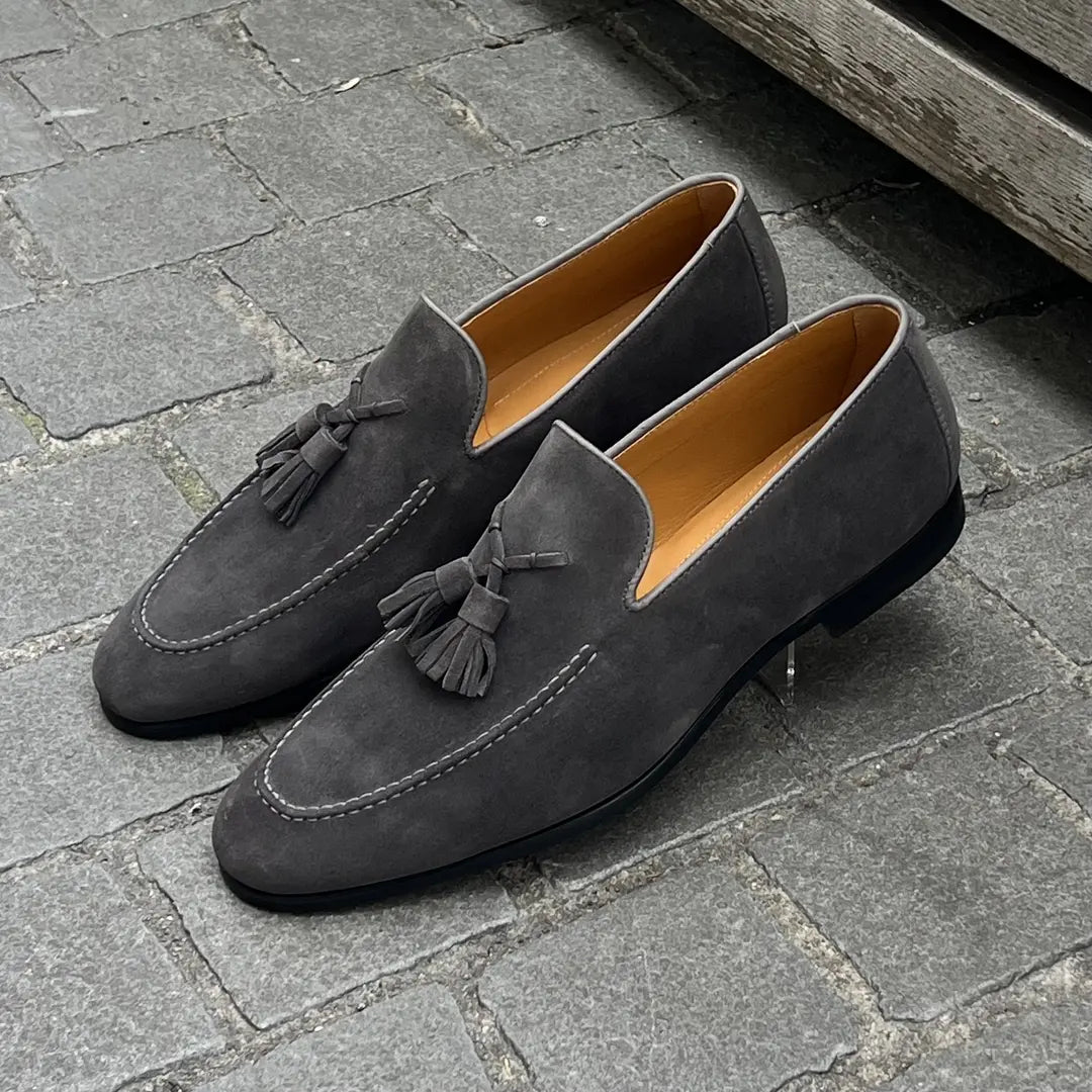 Magnanni Grey Tassel Loafer in suede, view 5