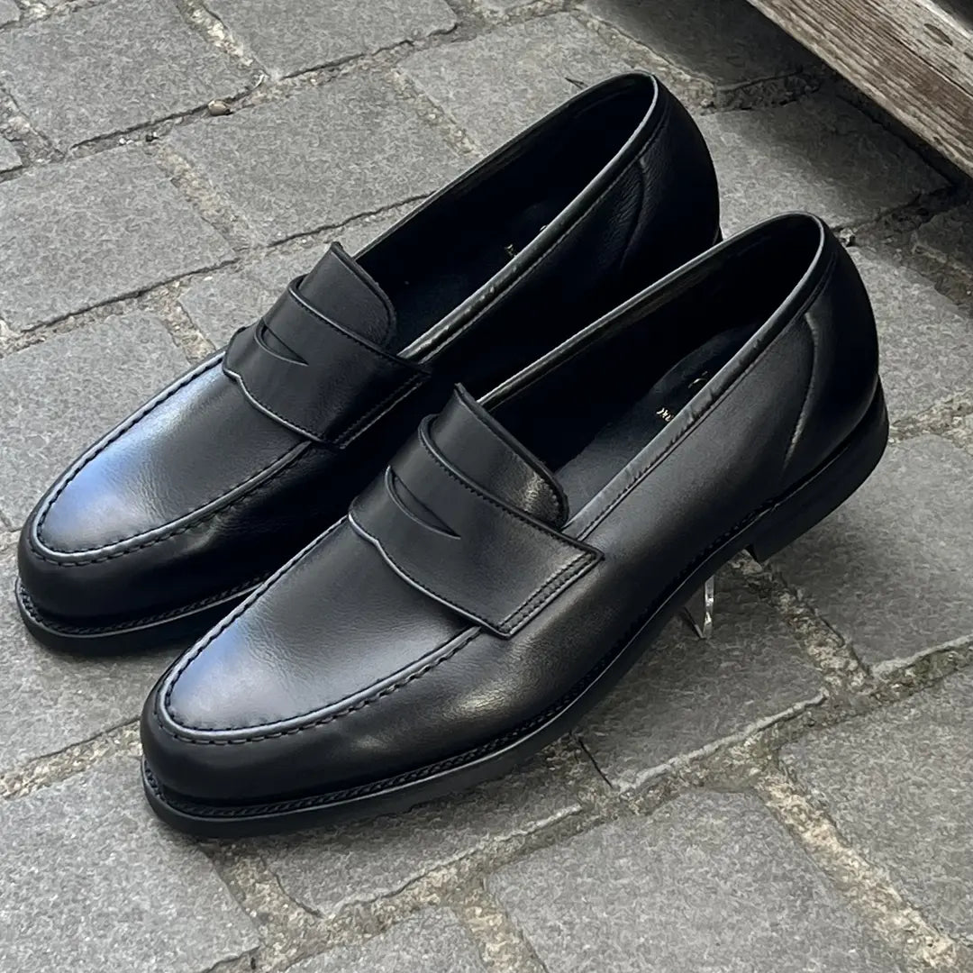 Crockett & Jones Harvard 2 Black Loafer in calf leather, view 4