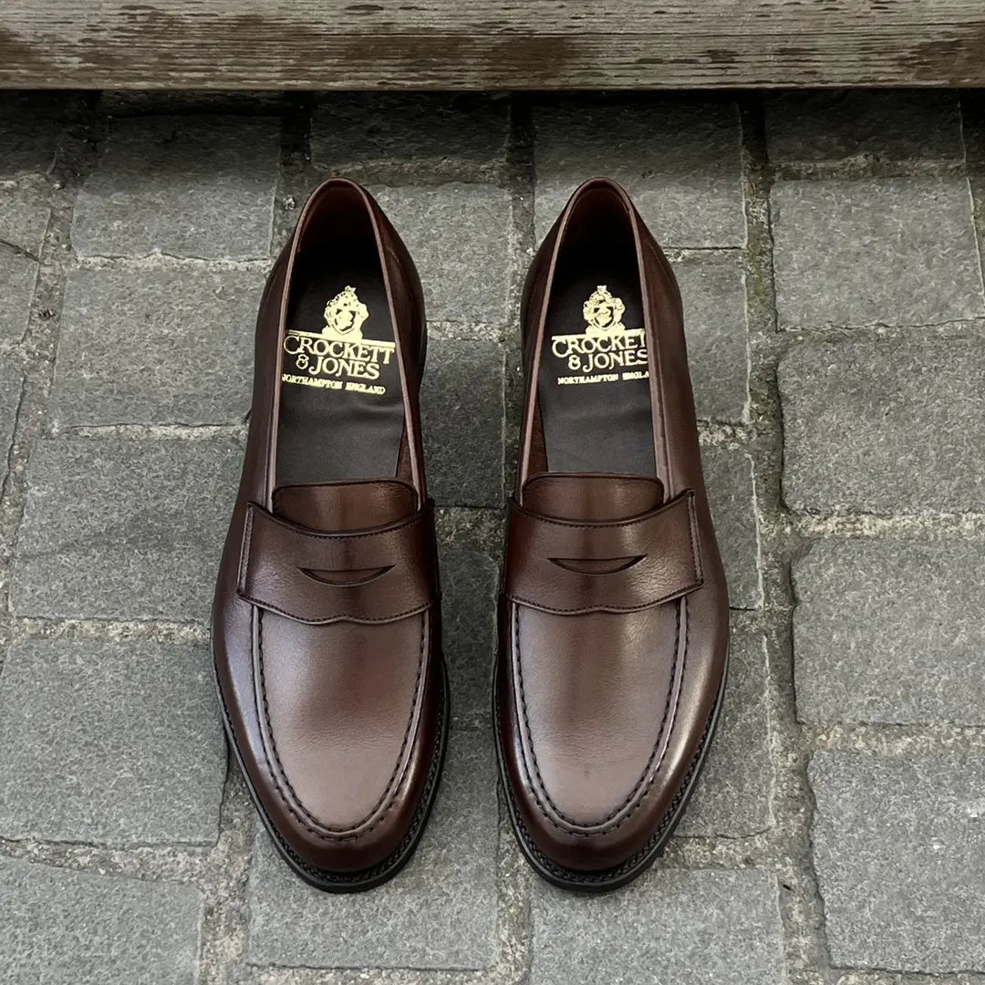 Crockett & Jones Harvard 2 Walnut Loafer in calf leather, view 2
