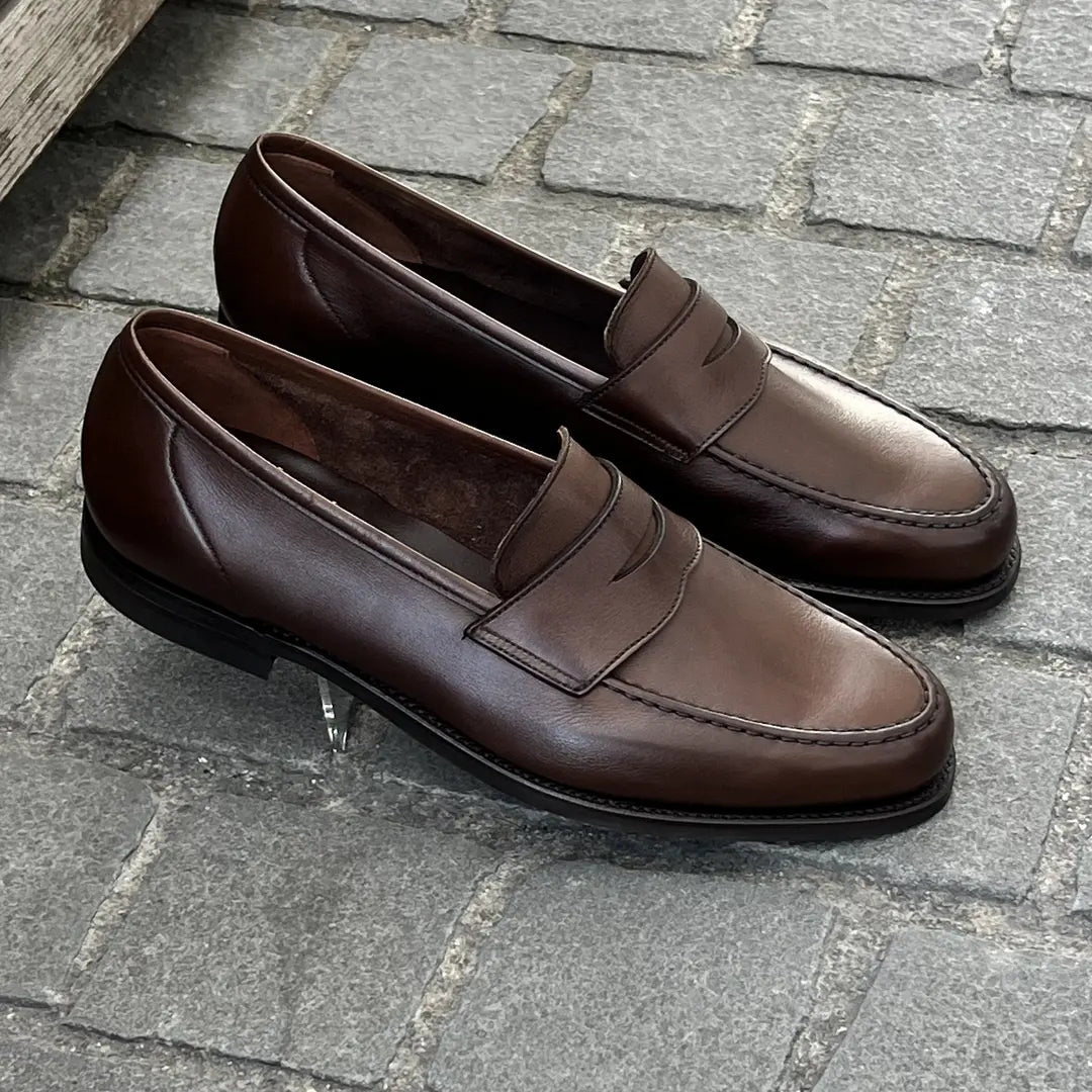 Crockett & Jones Harvard 2 Walnut Loafer in calf leather