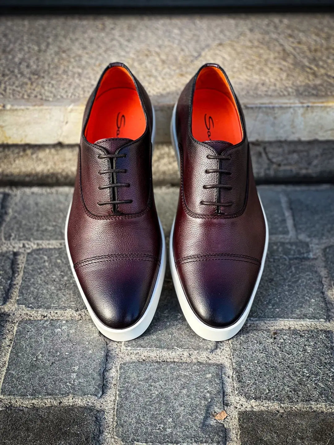 Santoni Burgundy Casual Toe Cap Cap Toe Oxford in Scotch grain leather, view 5