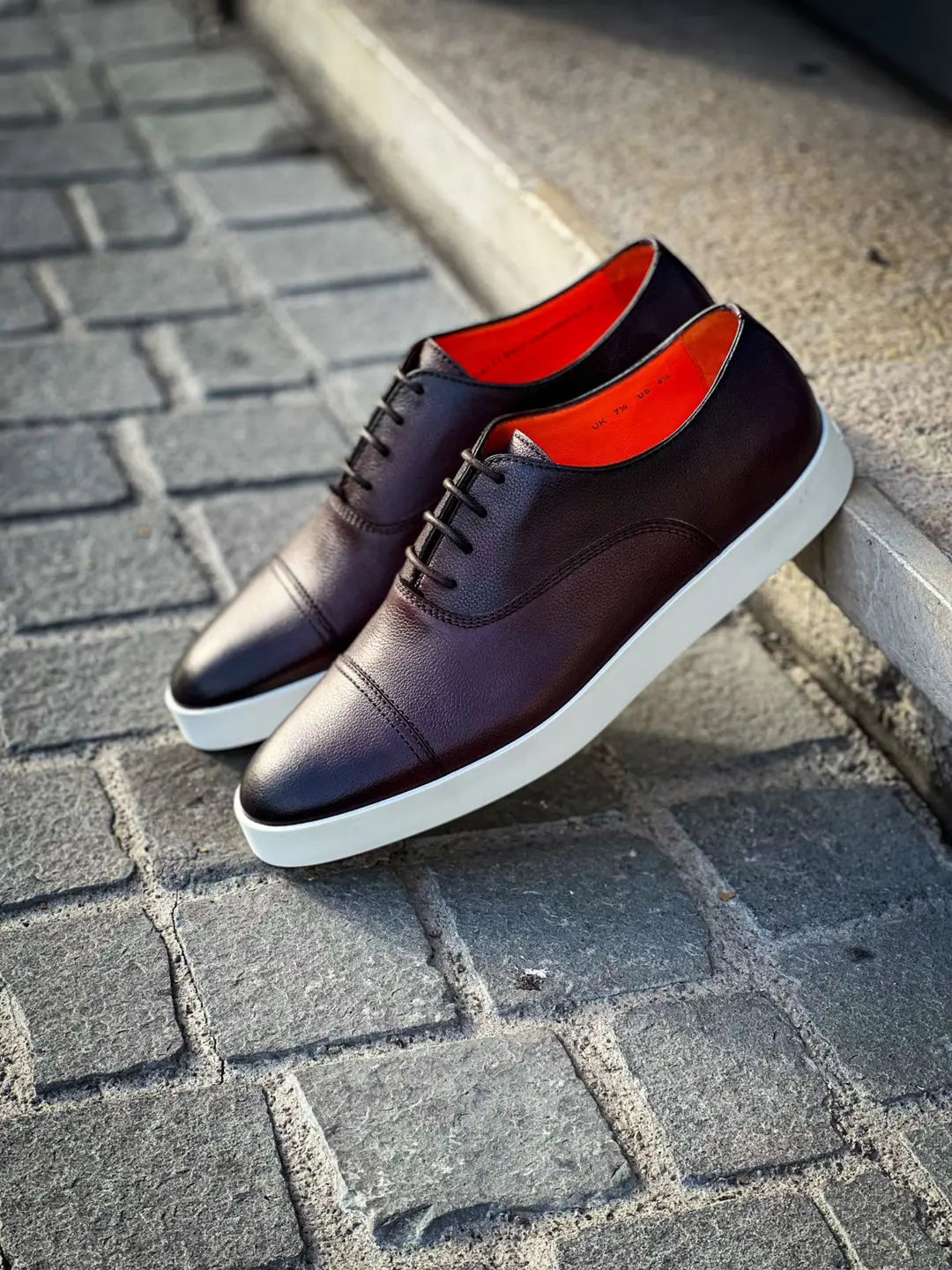 Santoni Burgundy Casual Toe Cap Cap Toe Oxford in Scotch grain leather, view 4