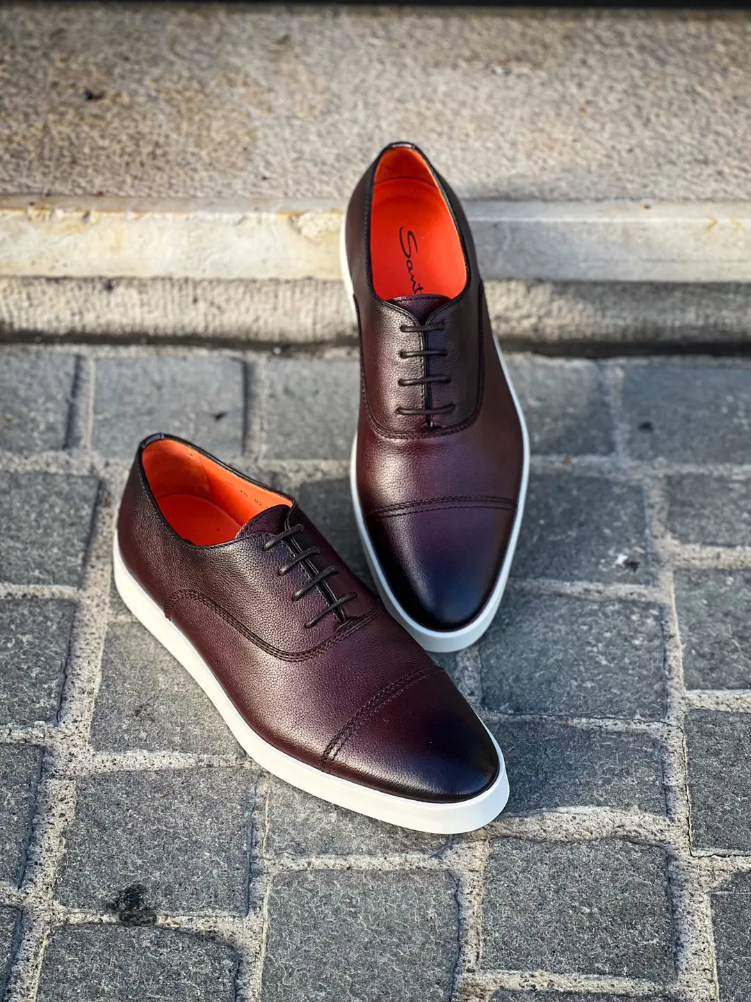 Santoni Burgundy Casual Toe Cap Cap Toe Oxford in Scotch grain leather, view 3