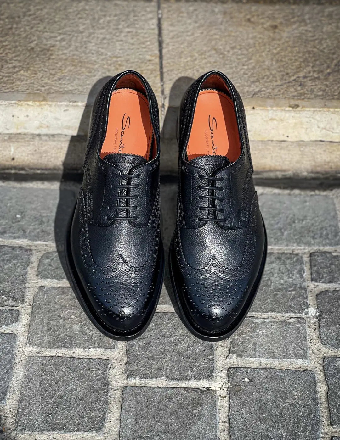 Santoni Black Brogue Oxford in Scotch grain leather, view 5