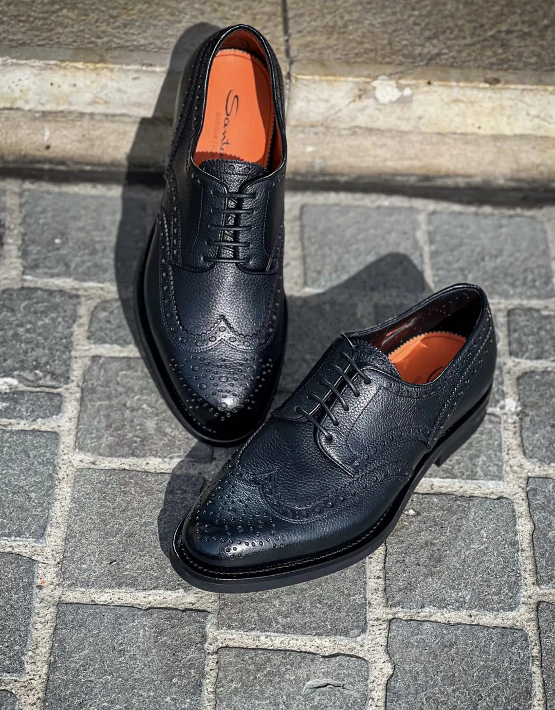 Santoni Black Brogue Oxford in Scotch grain leather, view 3