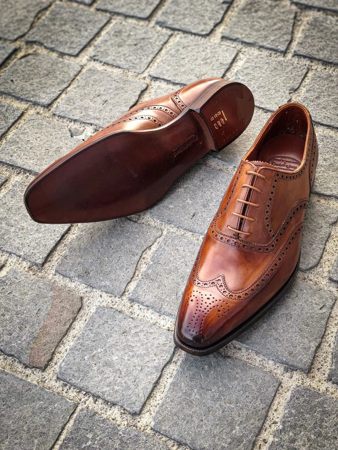 Crockett & Jones Fairford Brogue Oxford in calf leather, view 3