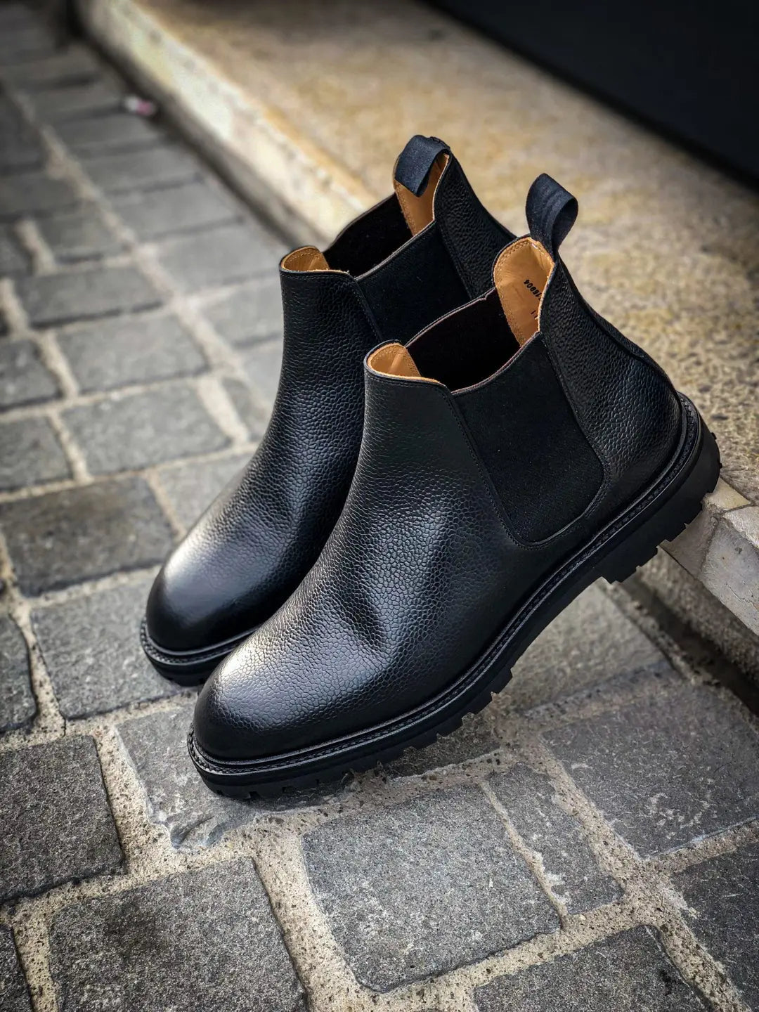 Crockett & Jones Chelsea 11 Boot Black in Scotch grain leather, view 4