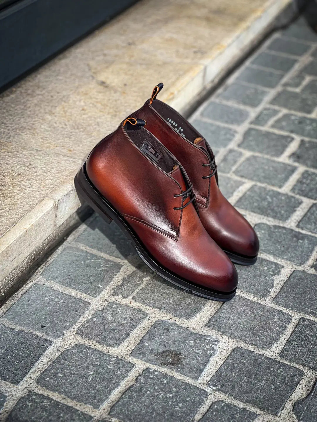 Santoni Chukka Brown in calf leather
