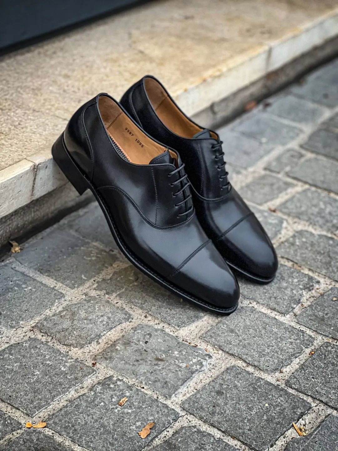 Carlos Santos Toe Cap Black Oxford in calf leather