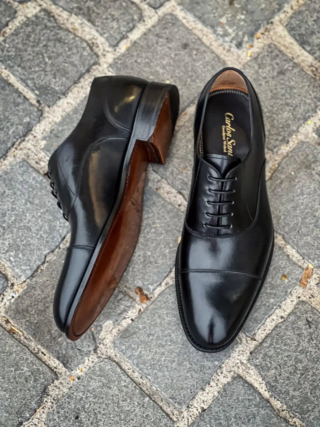 Carlos Santos Toe Cap Black Oxford in calf leather, view 2