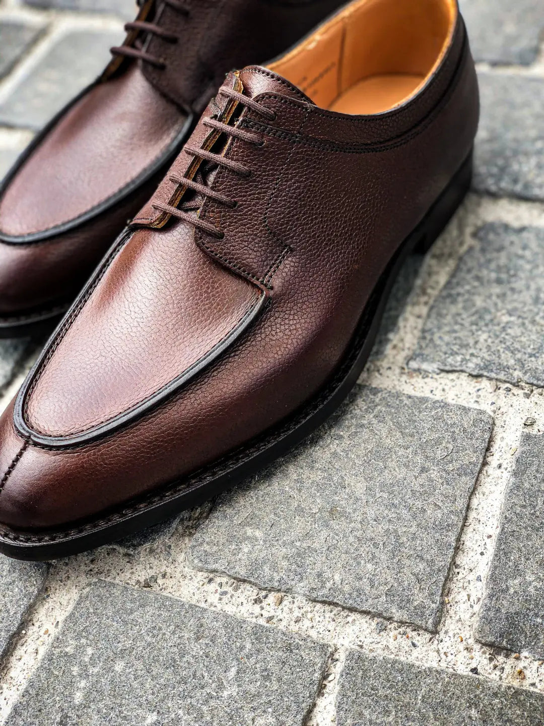 Crockett & Jones Hardwick Brogue Oxford in Scotch grain leather, view 3