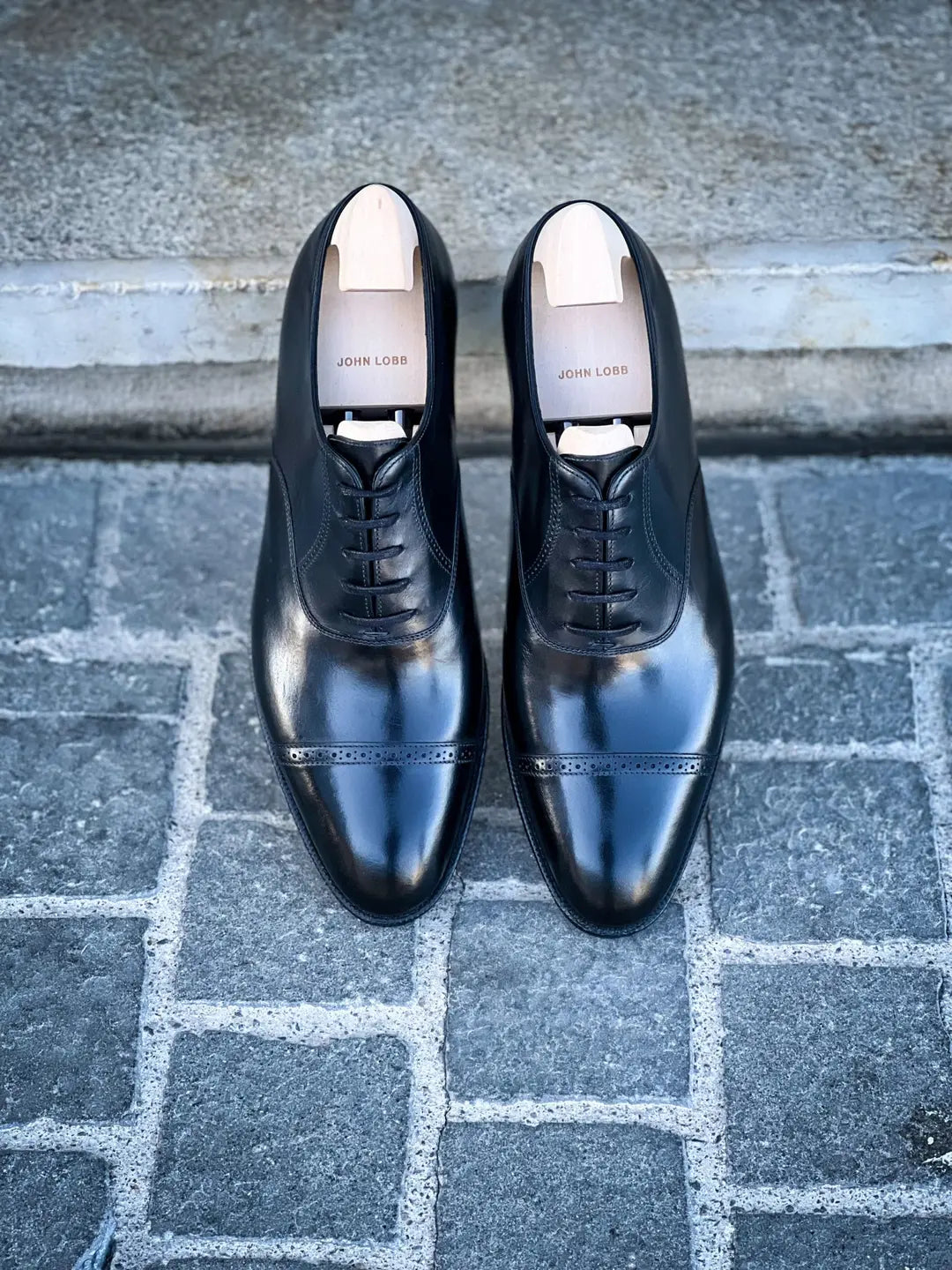 John Lobb Philip II Black Shoe in calf leather, view 5