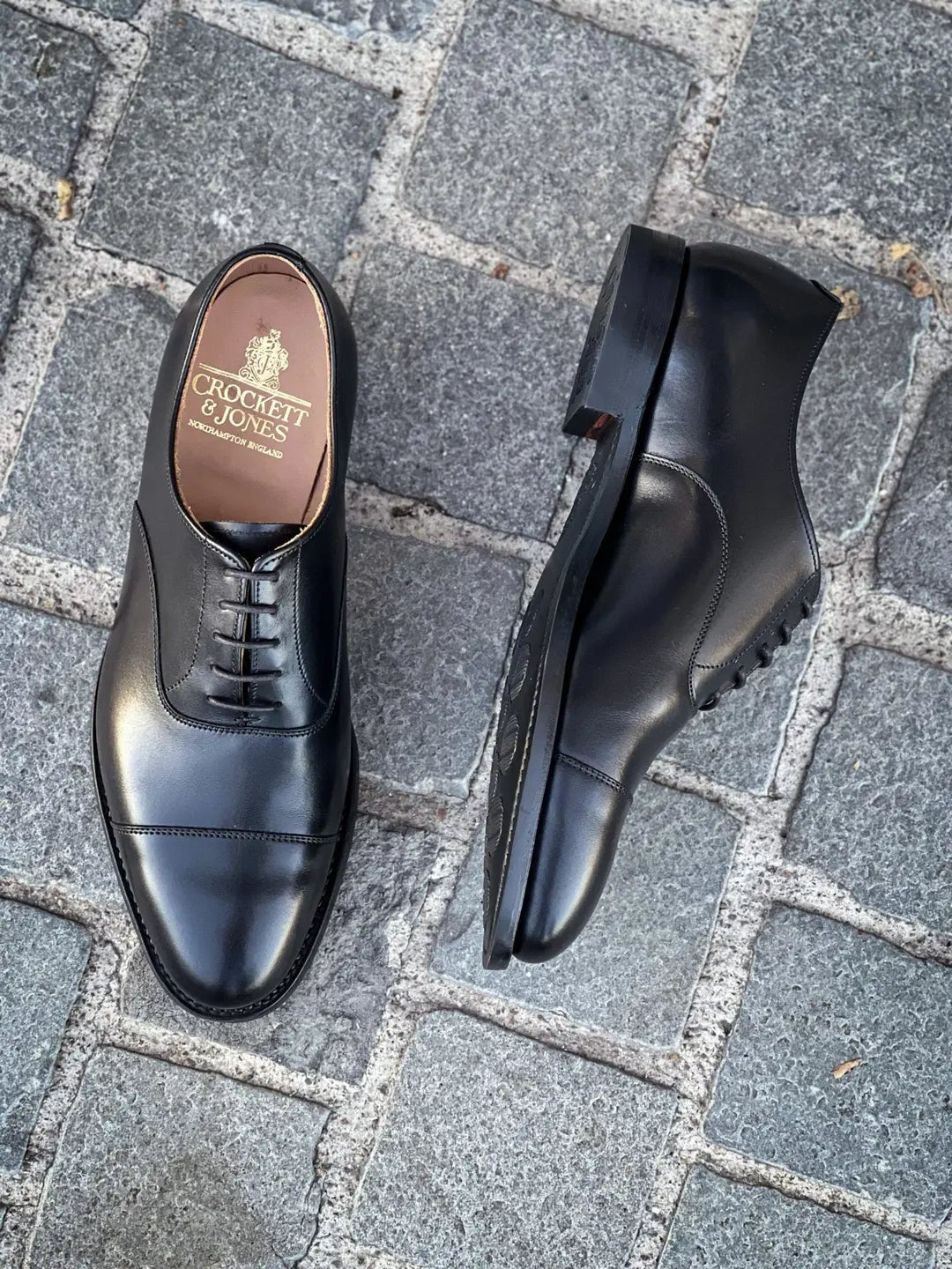 Crockett & Jones Connaught 2 Black Oxford in calf leather, view 2