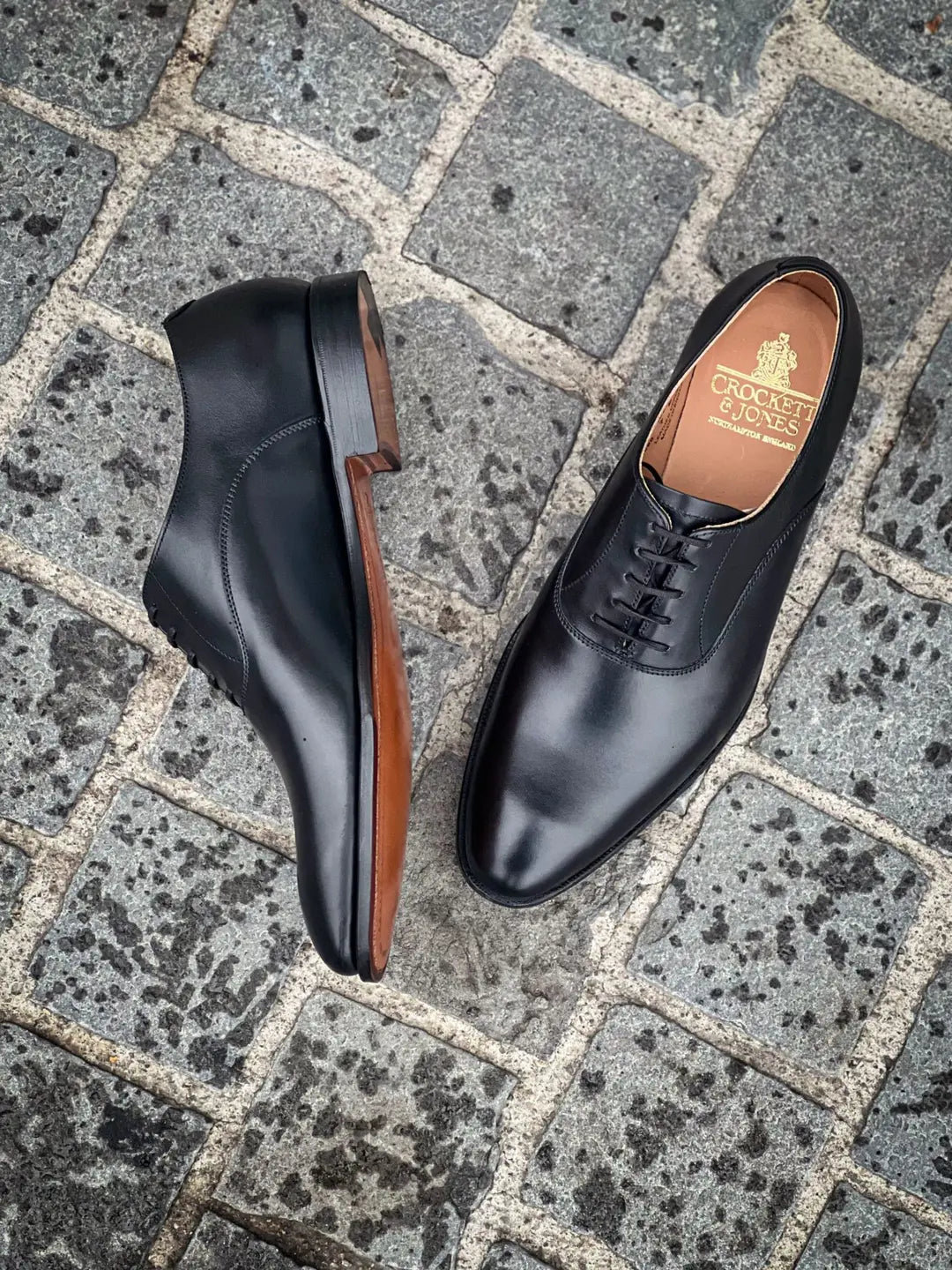 Crockett & Jones Wembley Black Oxford in calf leather, view 2