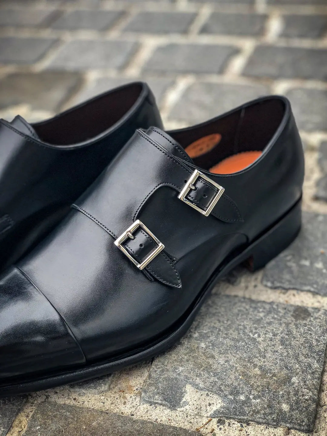 Santoni Double Buckle Black in calf leather, view 3