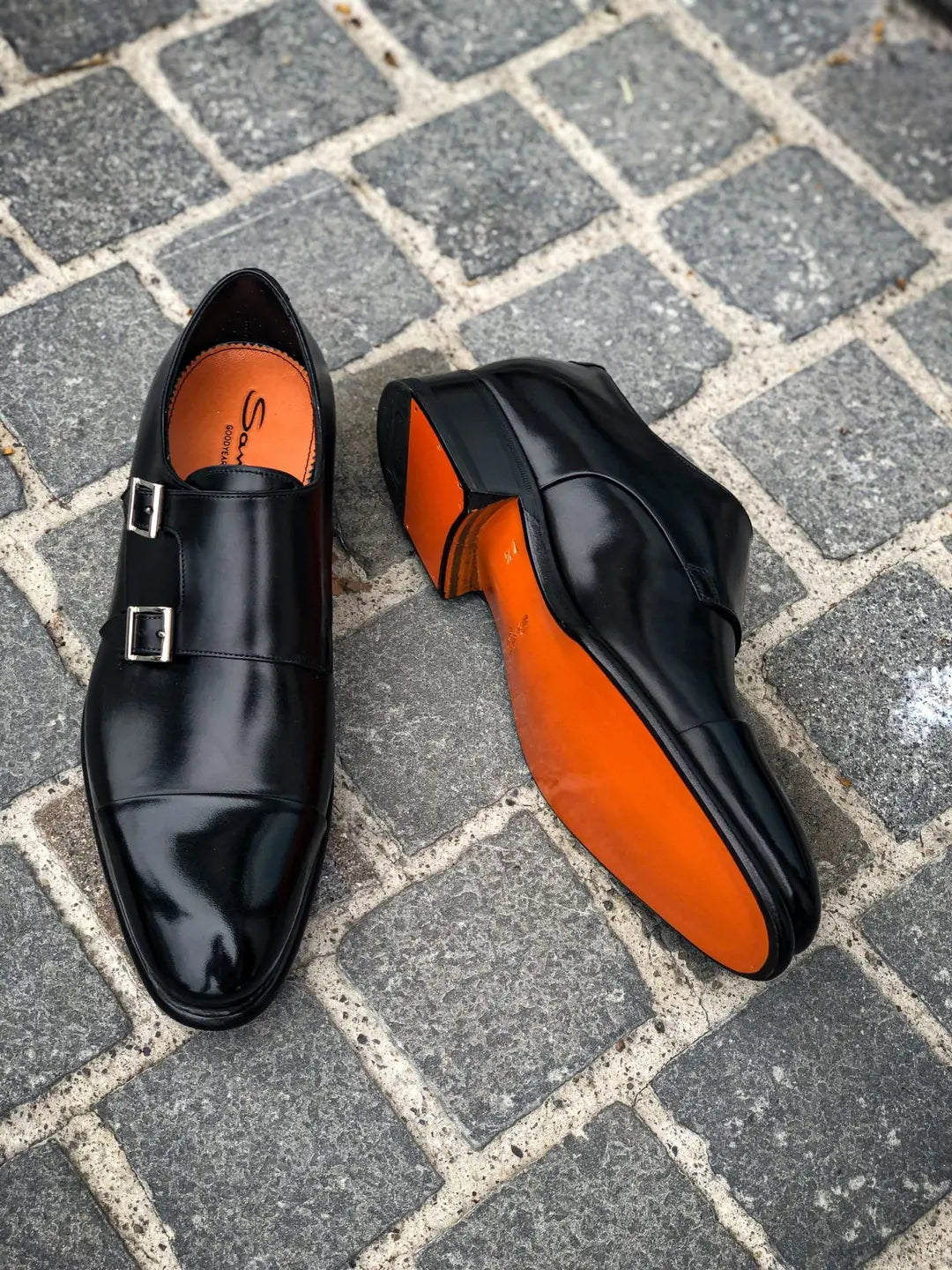 Santoni Double Buckle Black in calf leather, view 2