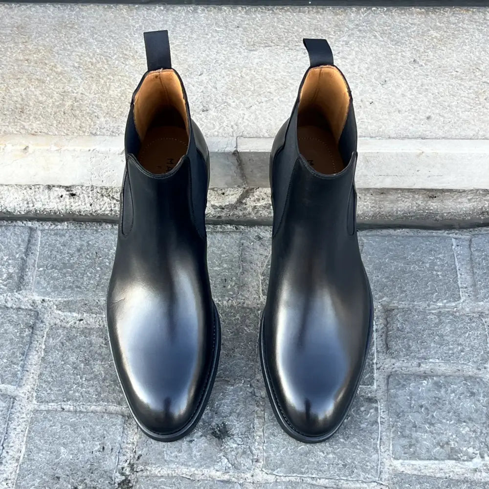 Magnanni Chelsea Boot Black in calf leather, view 5