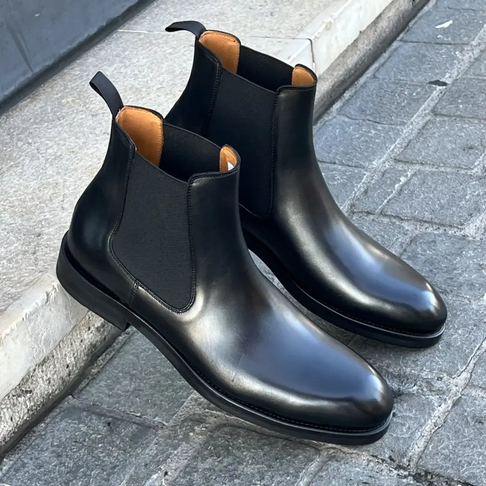 Magnanni Chelsea Boot Black in calf leather