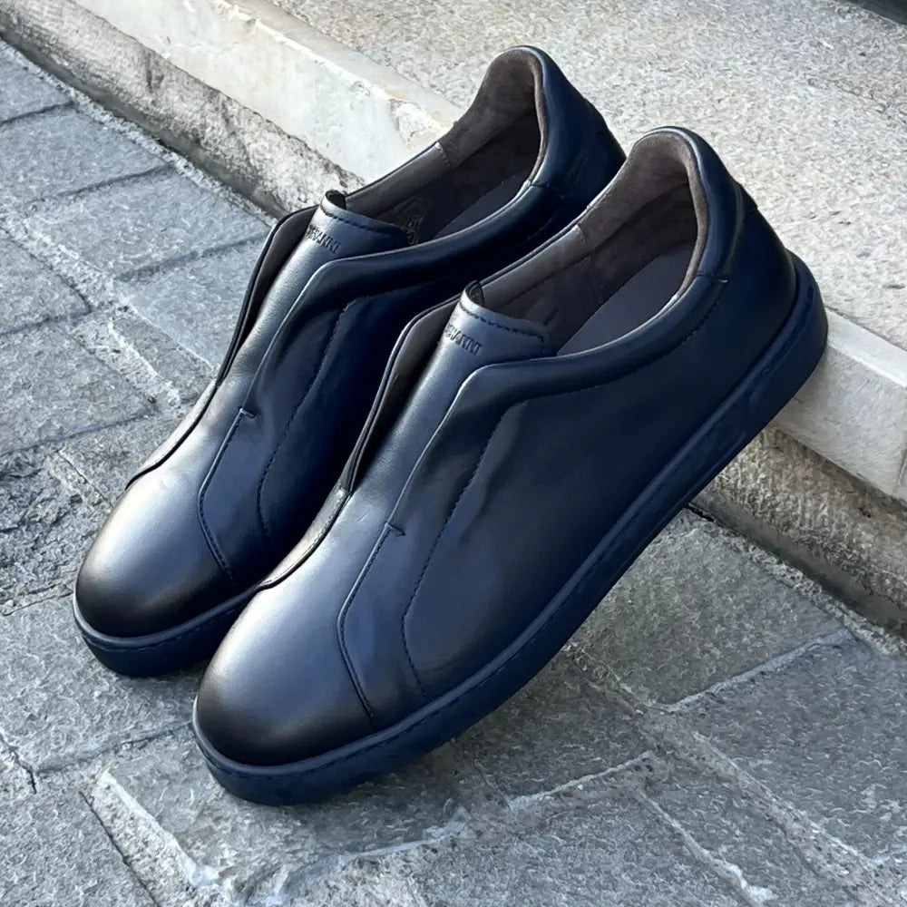 Magnanni Slip On Sneaker Navy in calf leather, view 2