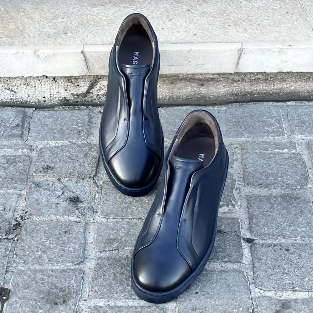 Magnanni Slip On Sneaker Navy in calf leather, view 4