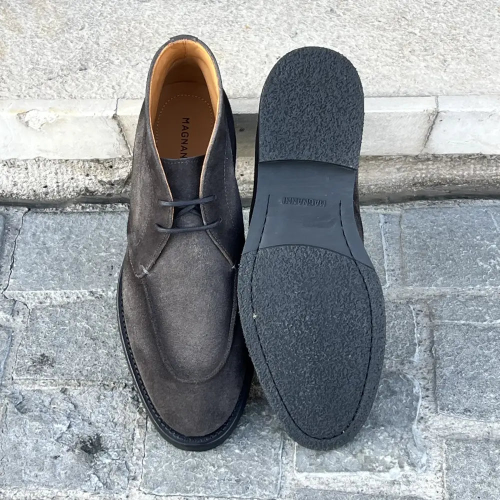 Magnanni Chukka Boot Grey Suede, view 2