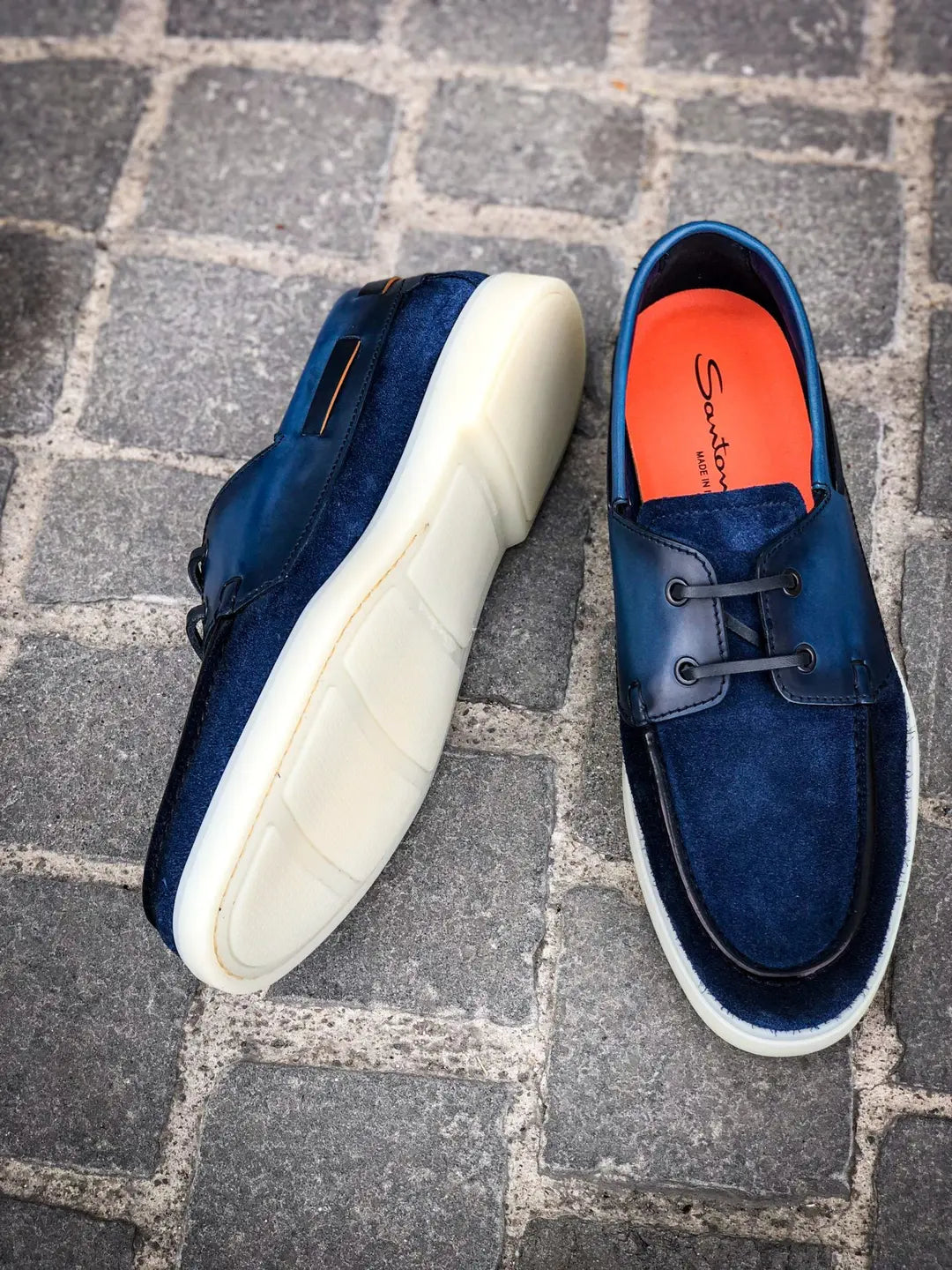 Santoni Boat Shoes Navy in suede, view 2
