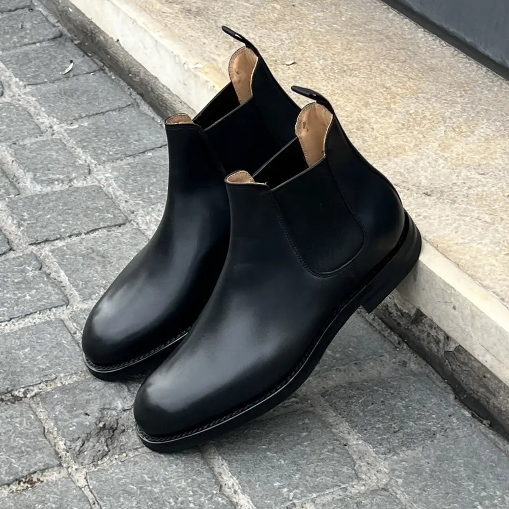 Crockett & Jones Chelsea 5 Boot Black in calf leather, view 3