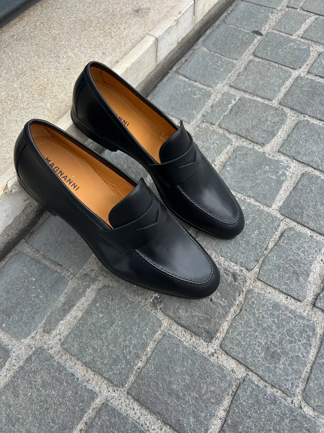 Magnanni Black Leather Moccasin Leather Sole