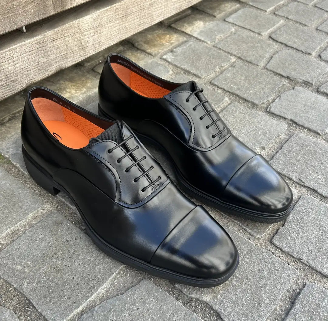 Santoni Black Ultra Lightweight Oxford in calf leather