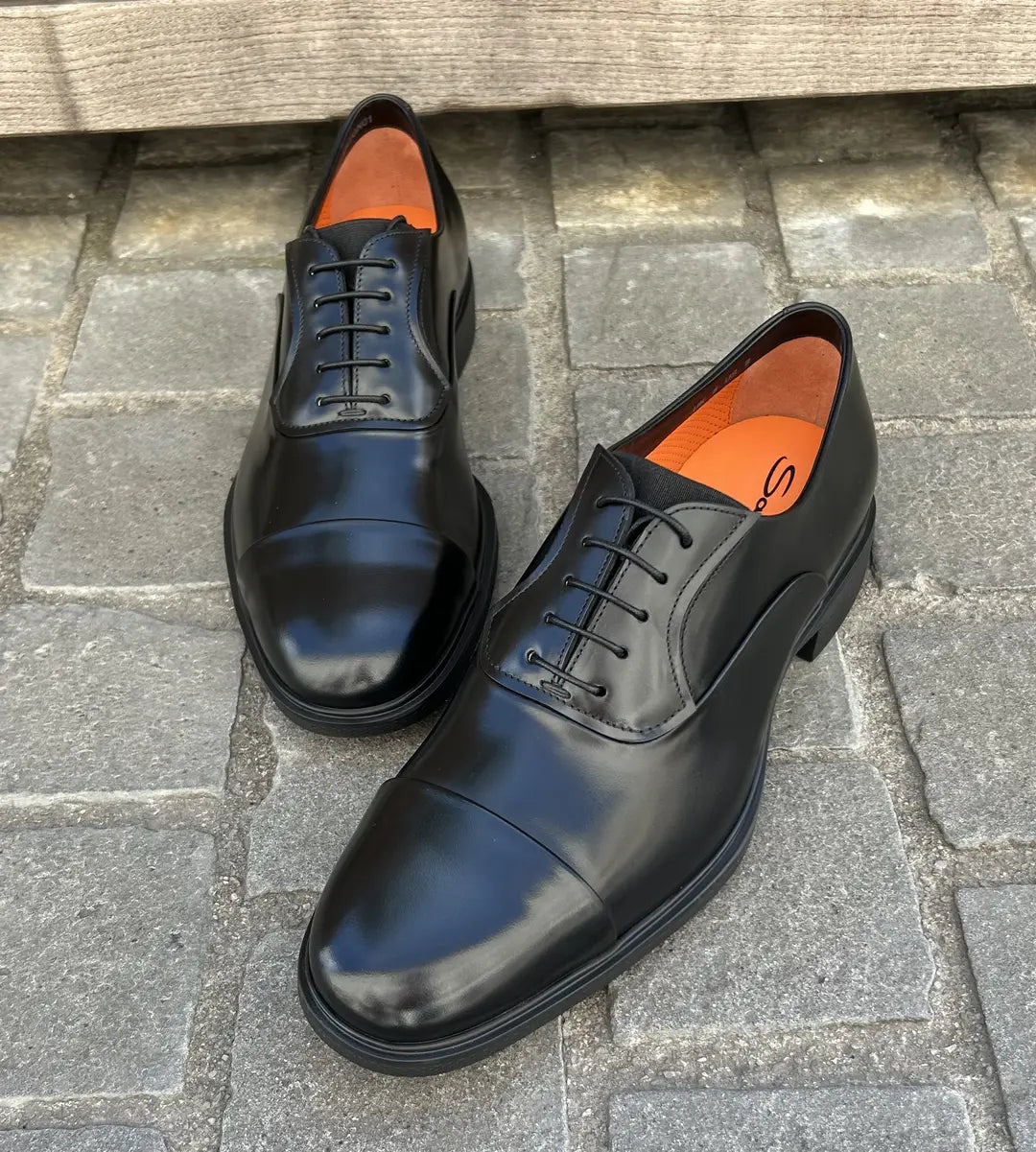 Santoni Black Ultra Lightweight Oxford in calf leather, view 4