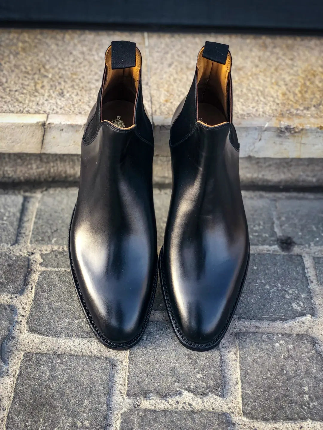 Crockett & Jones Chelsea 8 Boot Black in calf leather, view 5