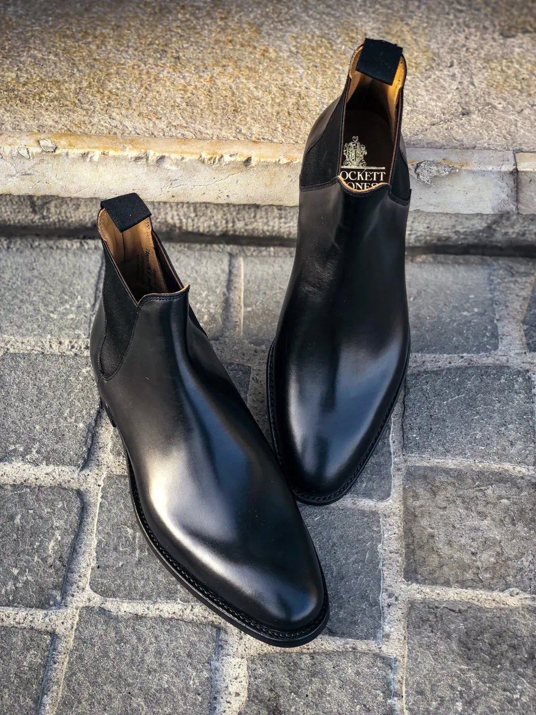 Crockett & Jones Chelsea 8 Boot Black in calf leather, view 3