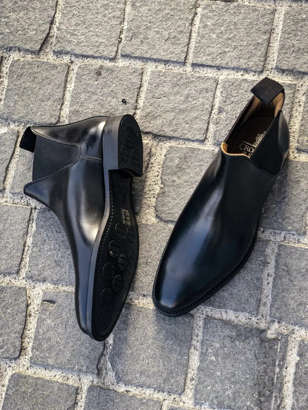 Crockett & Jones Chelsea 8 Boot Black in calf leather, view 2