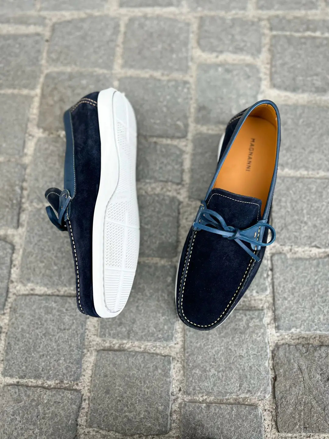 Magnanni Boat Shoes Navy Suede, view 2