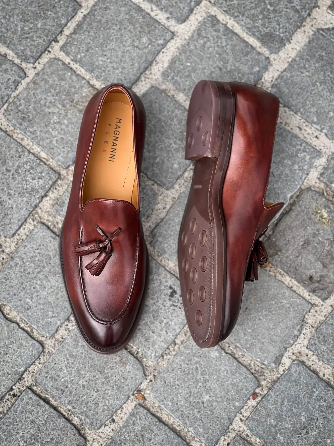 Magnanni Tassel Loafer Dark Brown Leather, view 2