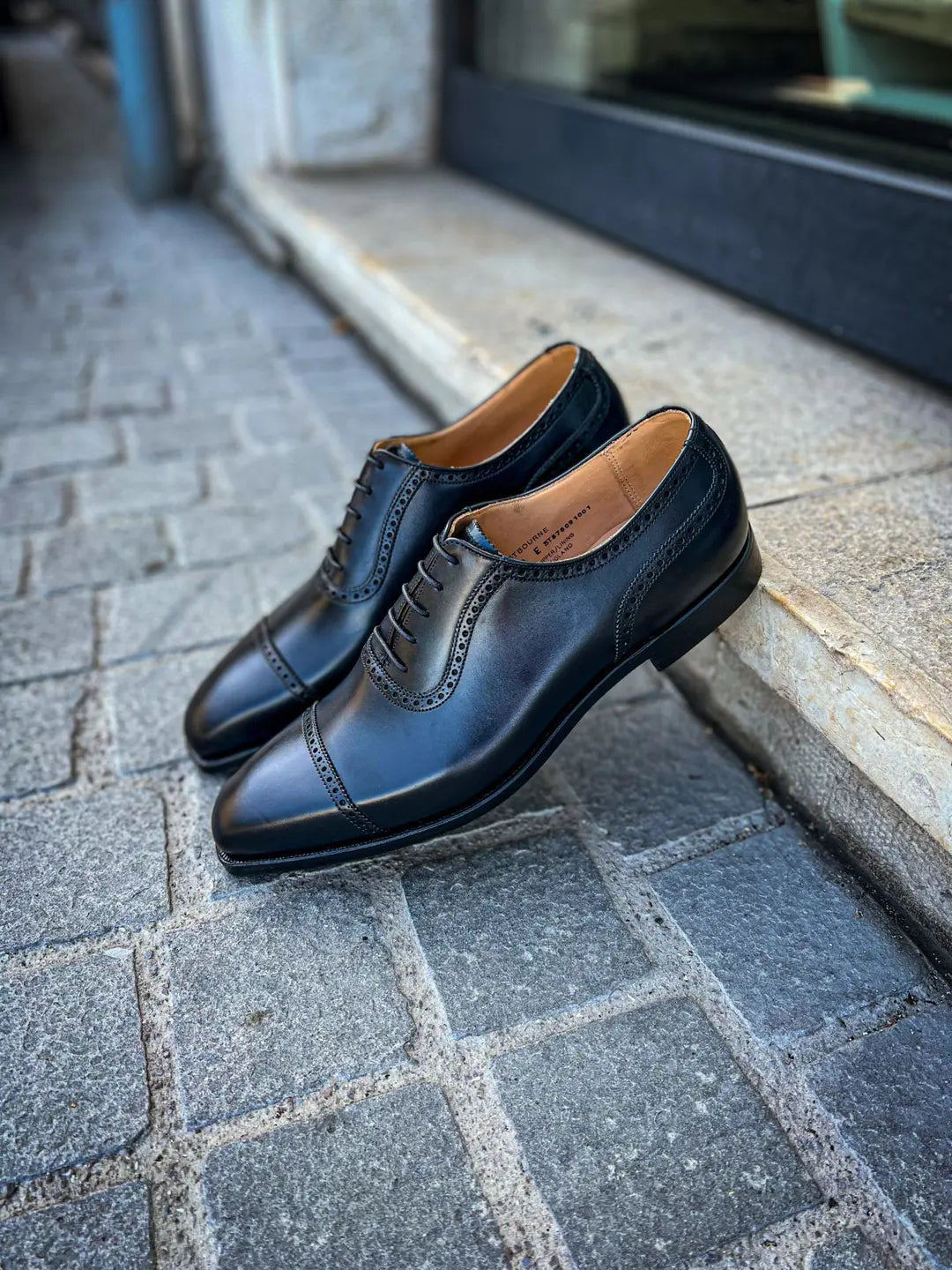 Crockett & Jones Westbourne Black Cap Toe Oxford in calf leather, view 4