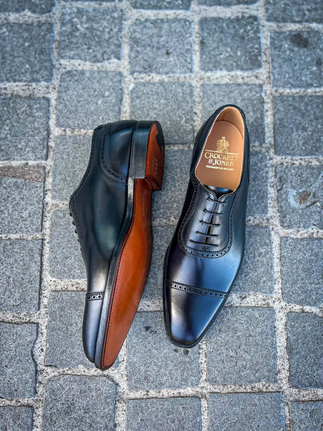 Crockett & Jones Westbourne Black Cap Toe Oxford in calf leather, view 2