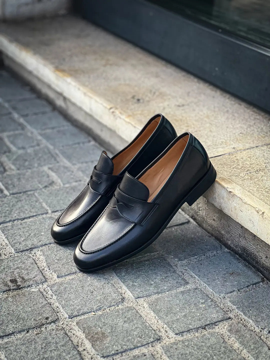 TLB Black Mocassin Rubber Sole in calf leather, view 4