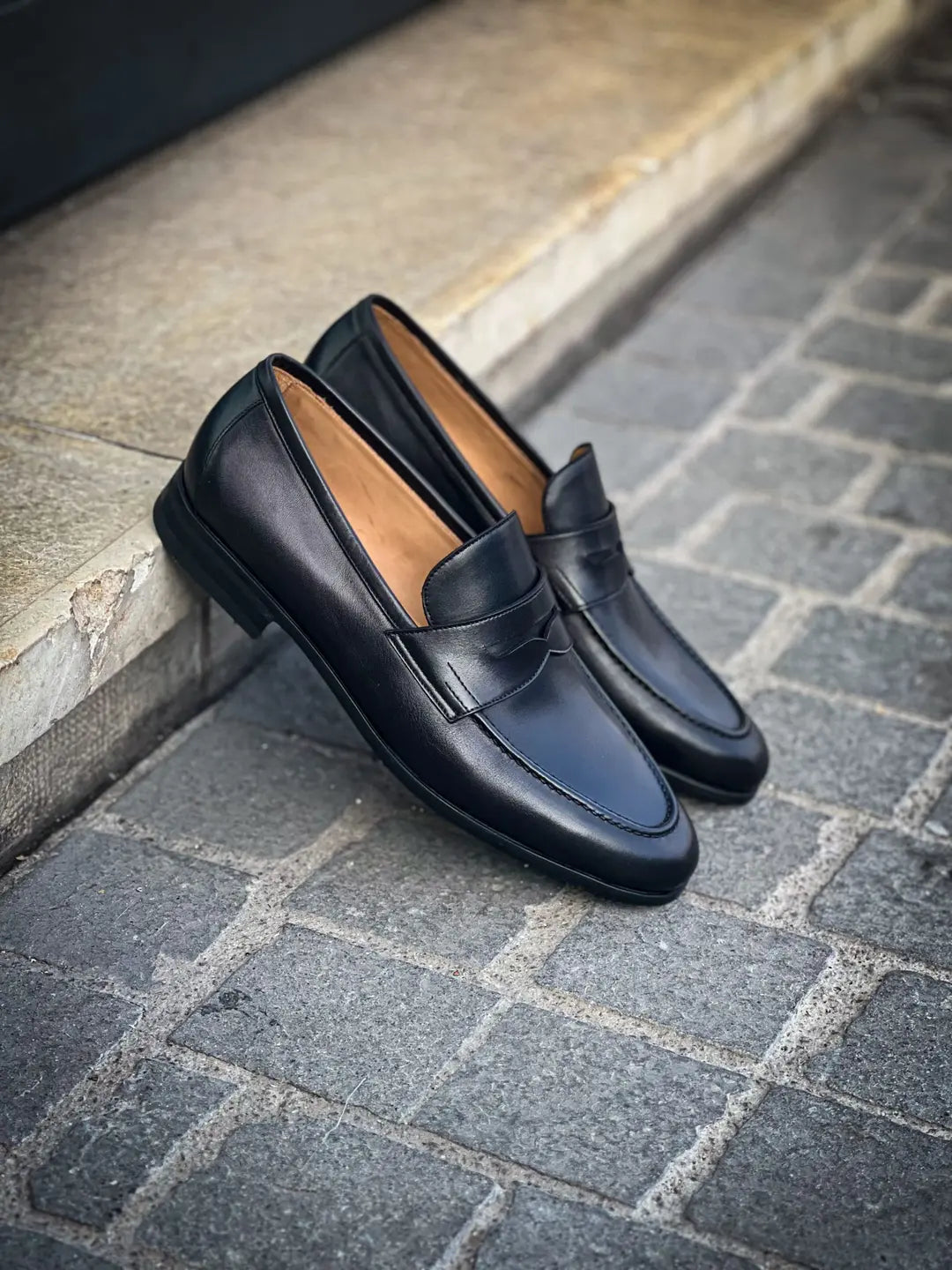 TLB Black Mocassin Rubber Sole in calf leather