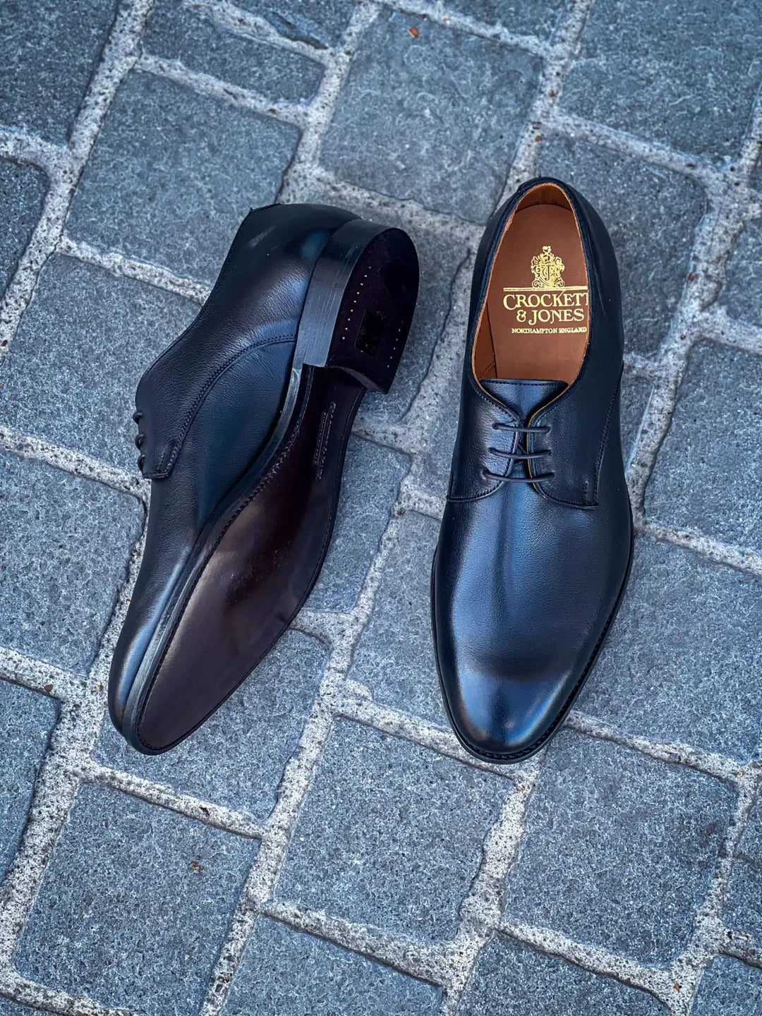 Crockett & Jones Newlyn Black Derby in calf leather, view 2
